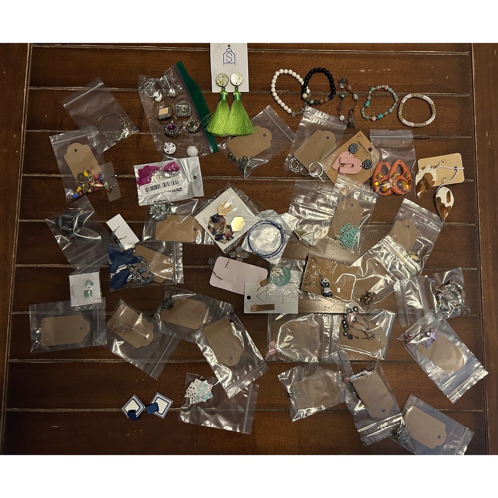 1-2lbs Assorted Women's Jewelry Lot Earrings‎ Bracelets Charms Necklaces